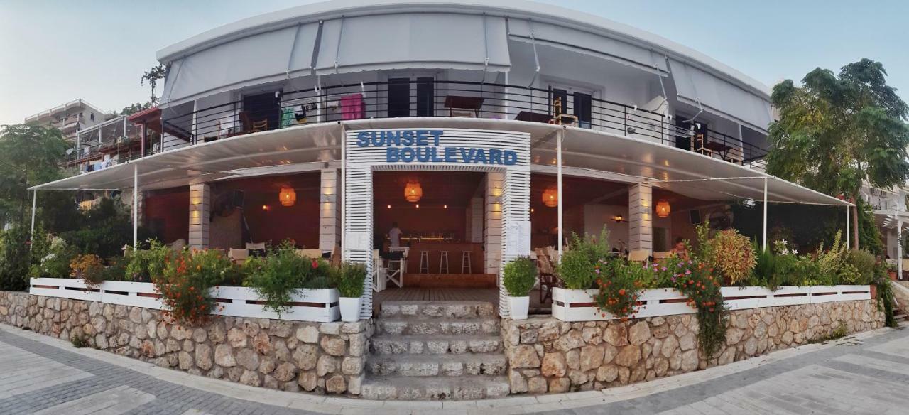 Sunset Boulevard Rooms Qeparo Buitenkant foto